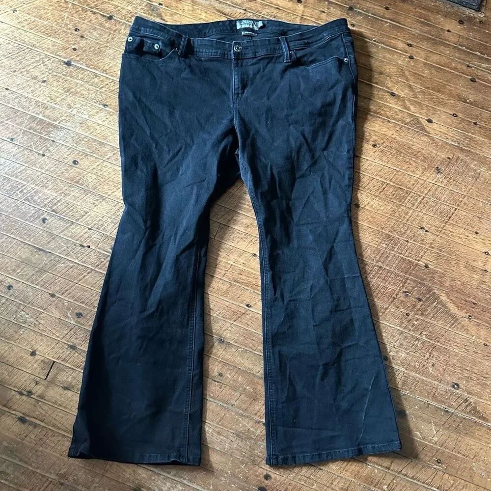 Torrid black normcore size 18Sโluxe slim boot stretchy jeans